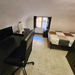 לינה וארוחת בוקר Tata Homes
