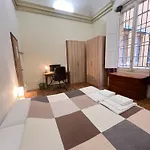 לינה וארוחת בוקר Tata Homes בולוניה