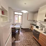 לינה וארוחת בוקר Tata Homes *